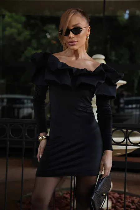 Vestido Curto em Veludo Preto Feminino Puramania
