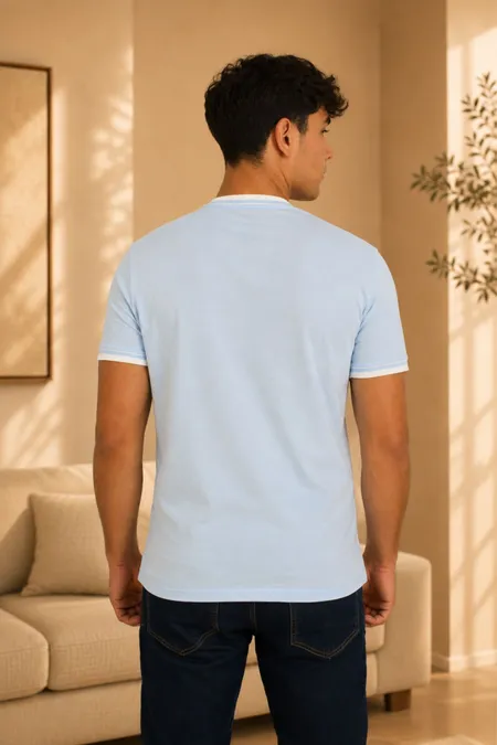 Camiseta Slim Masculina Azul Claro em Algodão Tuaren Camiseta Slim Masculina Azul Claro em Algodão Tuaren