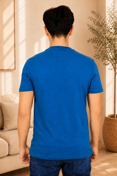 Camiseta Slim Fit Masculina Azul Netuno em Algodão Tuaren Camiseta Slim Fit Masculina Azul Netuno em Algodão Tuaren
