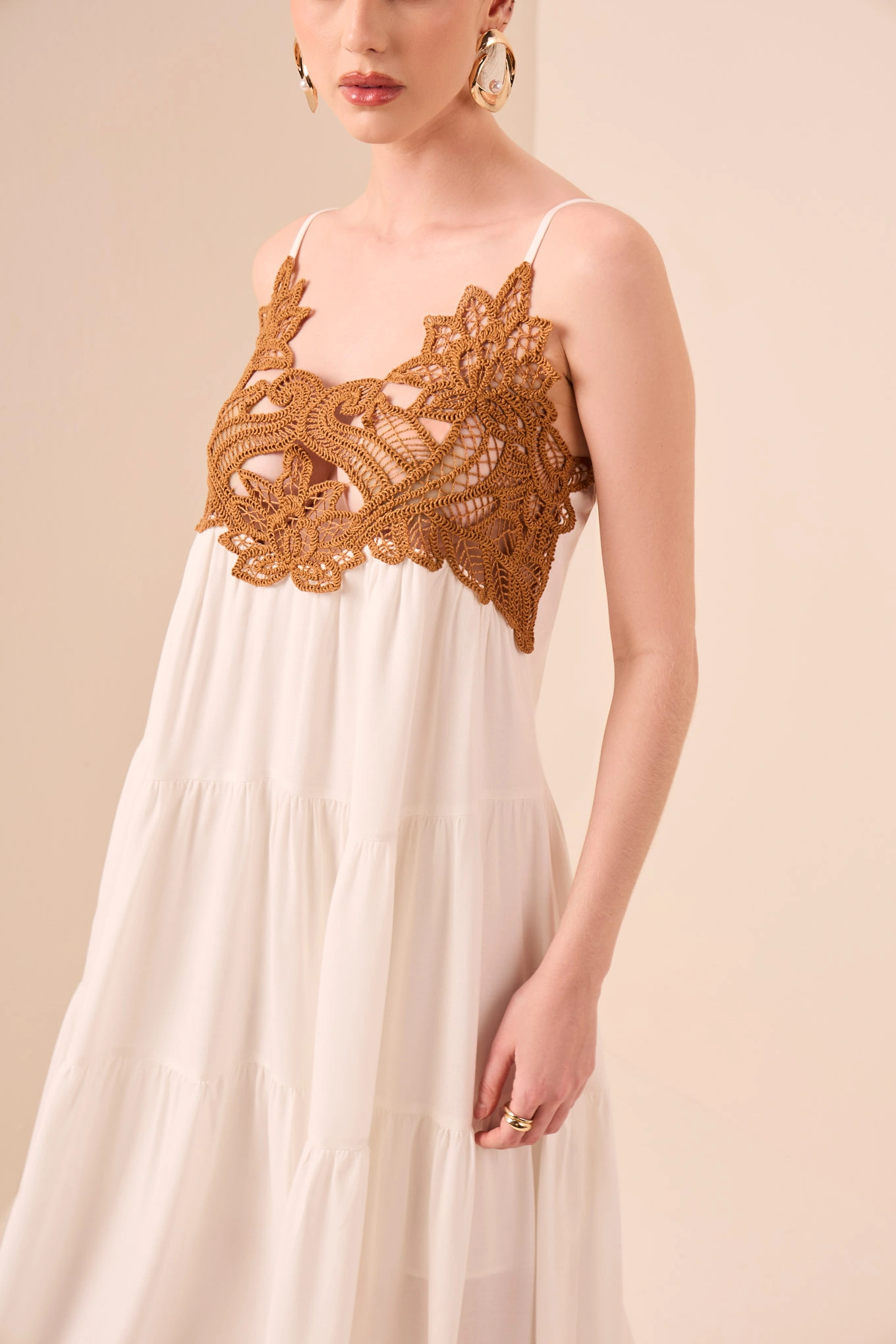 Vestido Longo Feminino com Bordado Busto Off-White em Viscose Puramania
